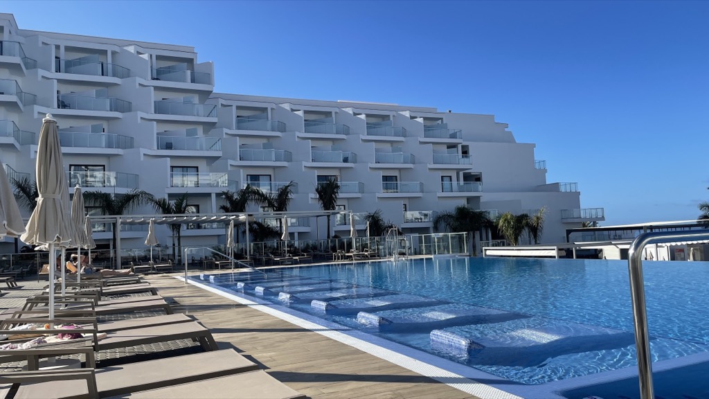 Riu05